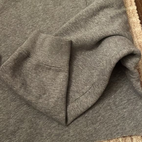 Cropped Gray Nike Crewneck - Picture 11 of 11